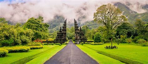 “Gate of Heaven” -  A Thrilling Journey Through Mystical Indonesian Landscapes and the Unseen World!